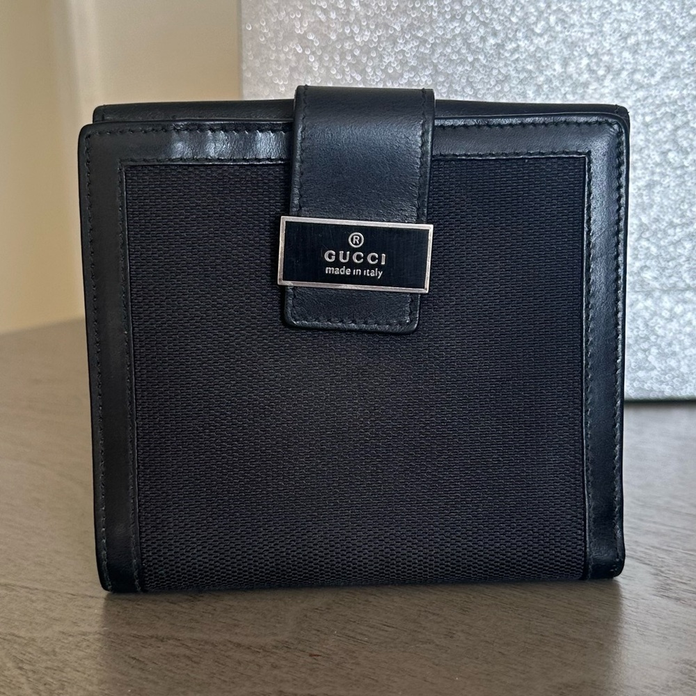 Rare vintage Gucci leather/canvas bifold wallet